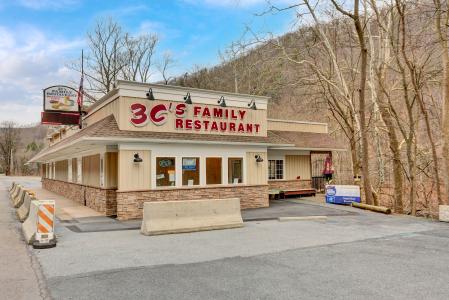 2212 Centre Tpke, Orwigsburg, Pennsylvania 17961, USA