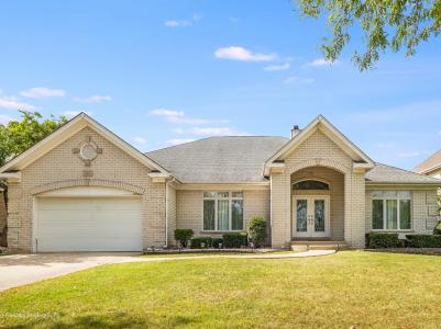 986 W Stonehedge Drive, Addison, Illinois 60101
