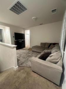 755 Alicante Drive, Hollister, Californie 95023, États-Unis