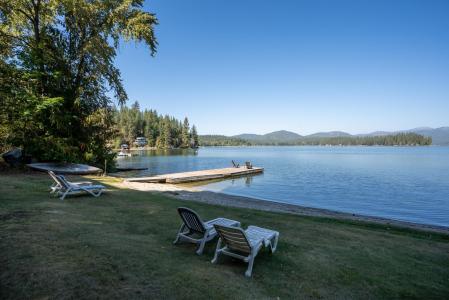 12019 N Sutton Bay Rd, Newman Lake, Washington 99025
