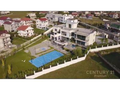 Paskuqan, Tirana, Albania