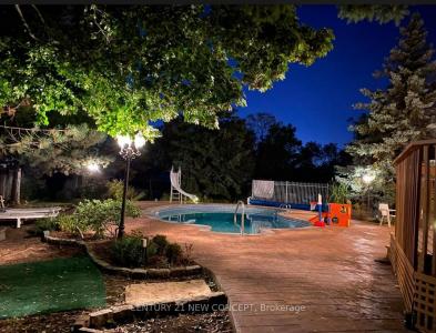 40 MARCHWOOD CRESCENT, Richmond Hill, Ontario L4C 8M5, Canada