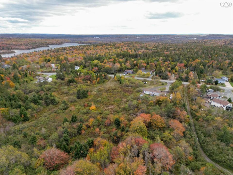 853 POCKWOCK ROAD, Upper Hammonds Plains, Nova Scotia B4B 1P1, Canada