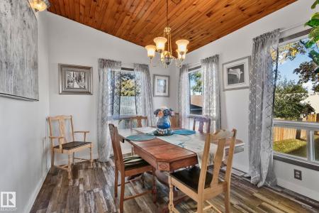 10009 104 STREET, Morinville, Alberta T8R 1A5, Canada