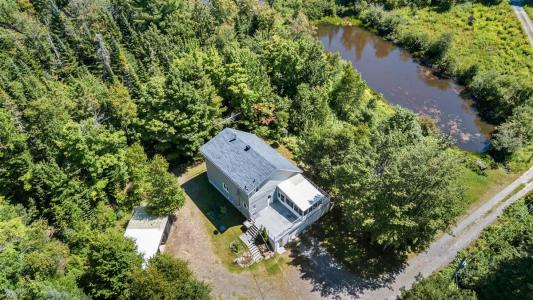 709 Ch. de Chertsey, Sainte-Marguerite-du-Lac-Masson, 魁北克省 J0T 1L0, 加拿大