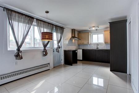 12087 Rue Marsan, Montréal (Ahuntsic-Cartierville), Quebec H4J 1S9, Canada