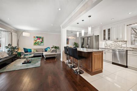 138 Rue Wilson, Dollard-Des Ormeaux, Quebec H9A 1W8, Kanada