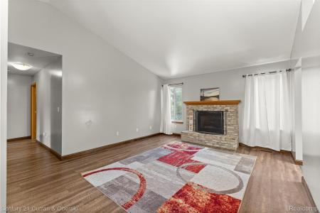 1786 Daisy Lane, Westland, Michigan 48186, USA