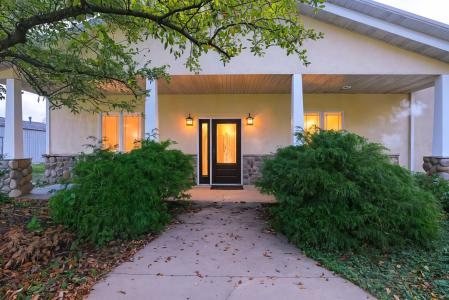 216 S 15th Ave., Washington, Iowa 52353, USA