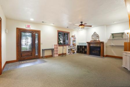 216 S 15th Ave., Washington, Iowa 52353, USA