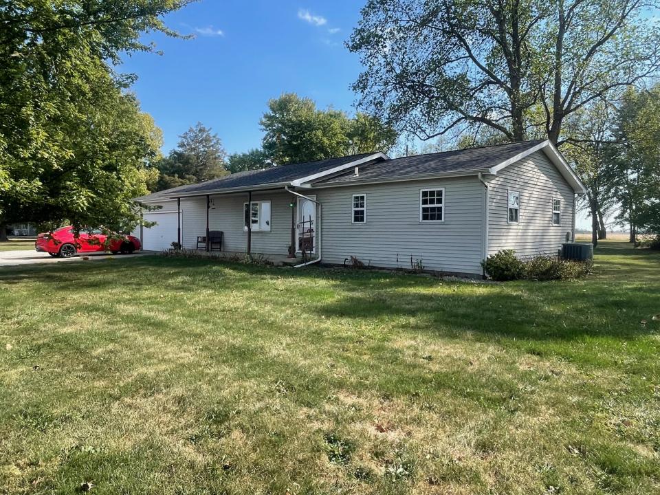453 CR 1750N, Bethany, Illinois 61914