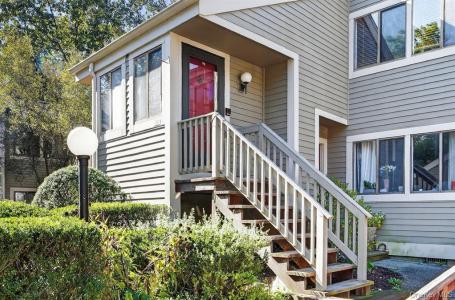 132 Stone Meadow, South Salem, NY 10590, USA