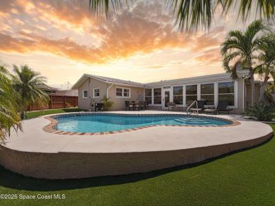 931 Fourth Street, Cocoa Beach, 佛罗里达州 32931, 美国