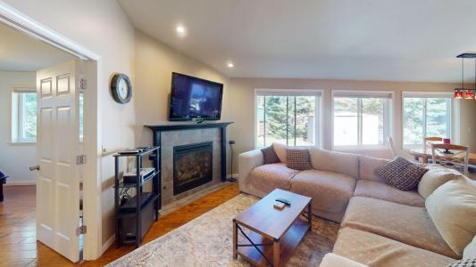 10869 W Higgins Lake Drive, Higgins Lake, Michigan 48629