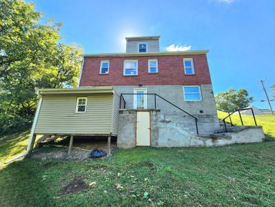 513 E Main Street, Burgin, 肯塔基州 40330, 美国