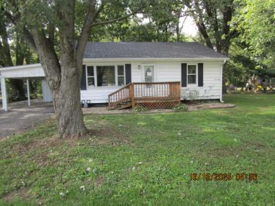 1121 SW 6th Street, Fairfiield, Illinois 62837, USA