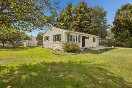 5452 Lucerne Avenue, Kalamazoo, Michigan 49048, USA