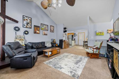 421 Manahan Drive, Angola, Indiana 46703-1367, Estados Unidos