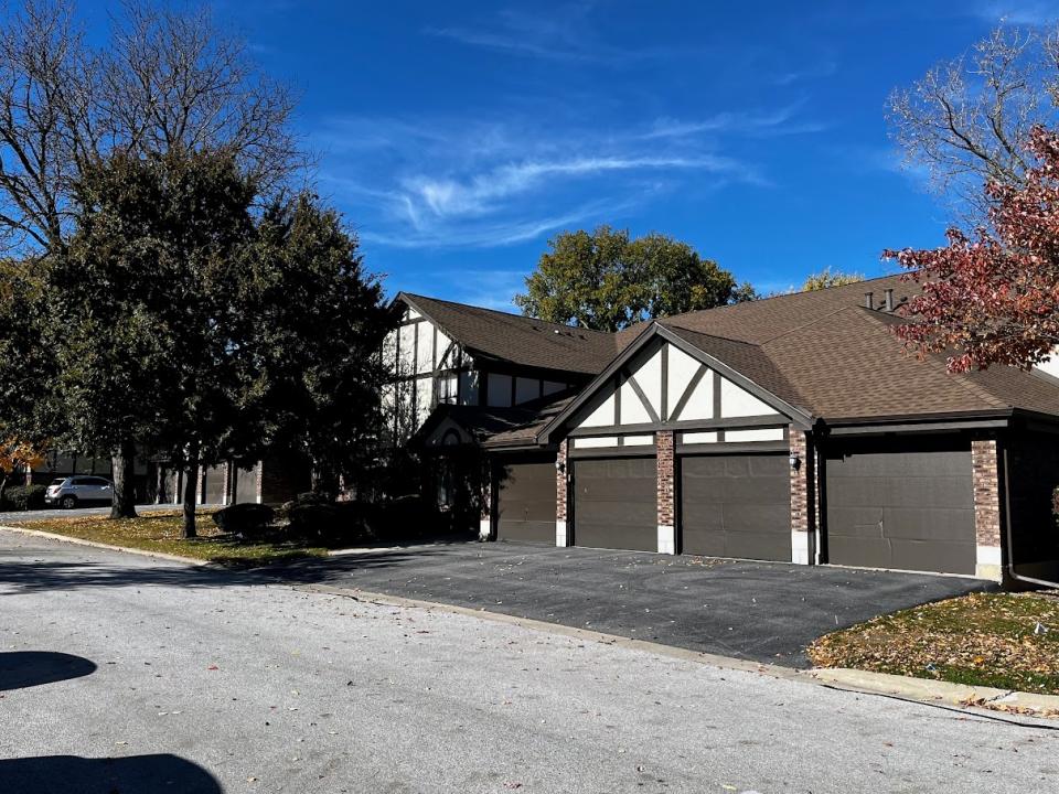 8216 Mulberry Court , 8B, Palos Hills, Illinois 60465, Estados Unidos