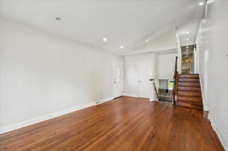 2243 S Wolf Road, Des Plaines, 伊利诺斯州 60018, 美国