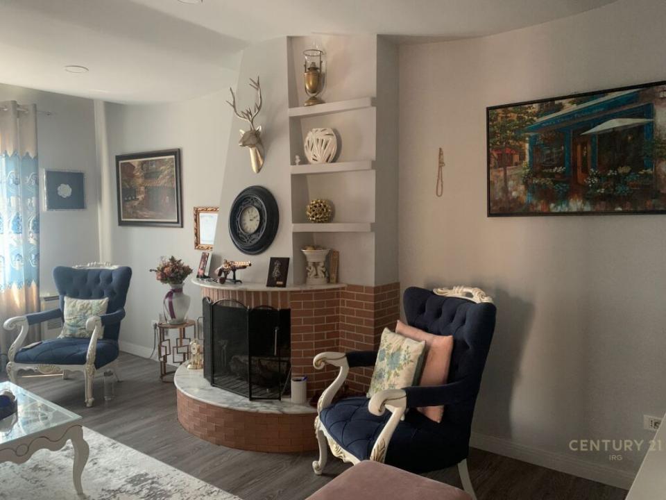 Rruga 5 Maji, Tirana, Albânia