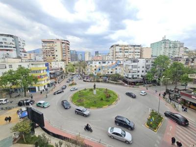 Sheshi Willson, Tirana, Albania