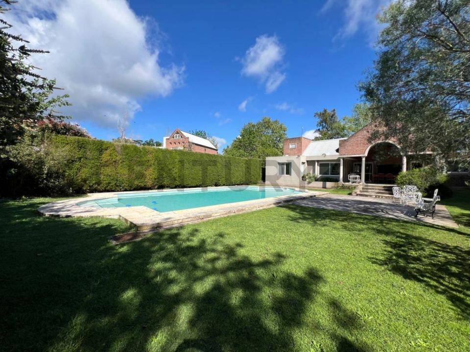 466 , La Plata, GBA Sur 00001, Аргентина