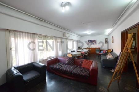 Emilio Mitre 1600 , Parque Chacabuco, Capital Federal 1424, Argentina