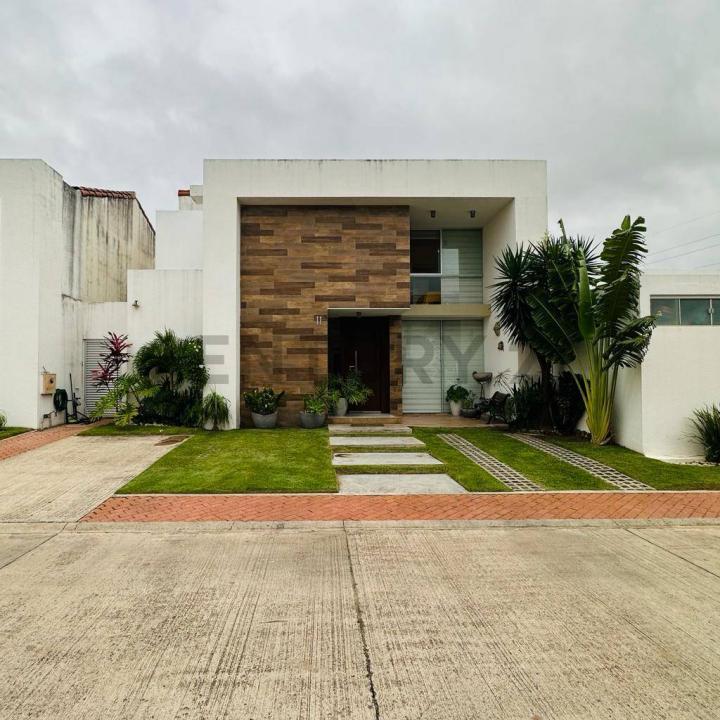 Av. Radial 27, 5to anillo - Zona norte , Norte, Santa Cruz 00001, Bolivia