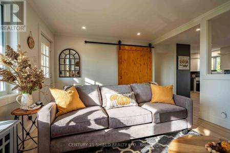 18785 PARAGON ROAD, South Glengarry, 安大略省 K6H 5R5, 加拿大