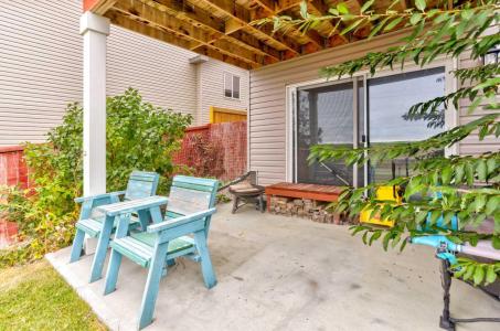 60 ALMA ISOBELL HODDER CRESCENT N, Lethbridge, Alberta T1H 7E4, Canada