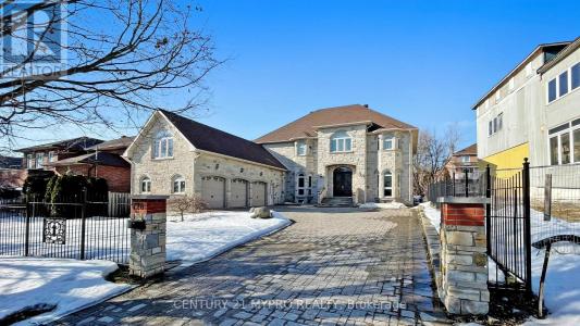 128 GARDEN AVENUE, Richmond Hill (south Richvale), Ontario L4C 6M1, Canada