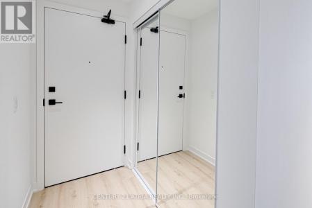 319 JARVIS STREET, Toronto (moss Park), אונטריו M5B 0C8, קנדה 