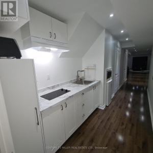 2447 PINE GLEN ROAD, Oakville (wm Westmount), Ontario L6M 0R6, Canada