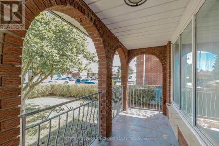 4104 BRANDON GATE, Mississauga (malton), Онтарио L4T 3P2, Канада