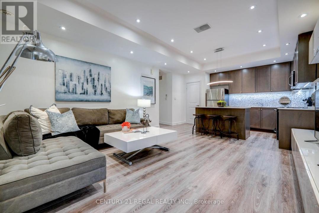 867 WILSON AVENUE, Toronto (downsview-roding-cfb), Ontario M3K 0A4, Canada