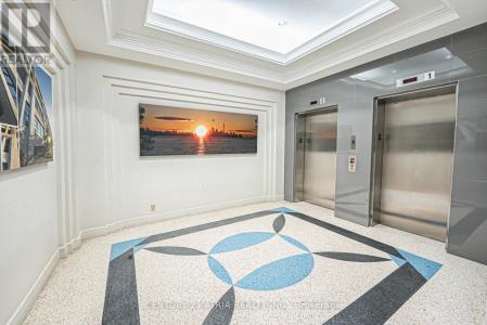 1001 ROSELAWN AVENUE, Toronto (briar Hill-belgravia), Ontario M6B 4M4, Kanada