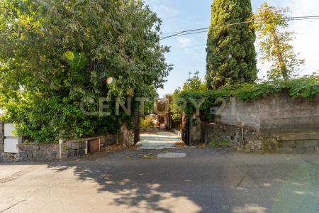 Via Gallinaro, Aci Castello, Sicilia 95021, Italy