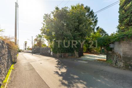 Via Gallinaro, Aci Castello, Sicilia 95021, Italy