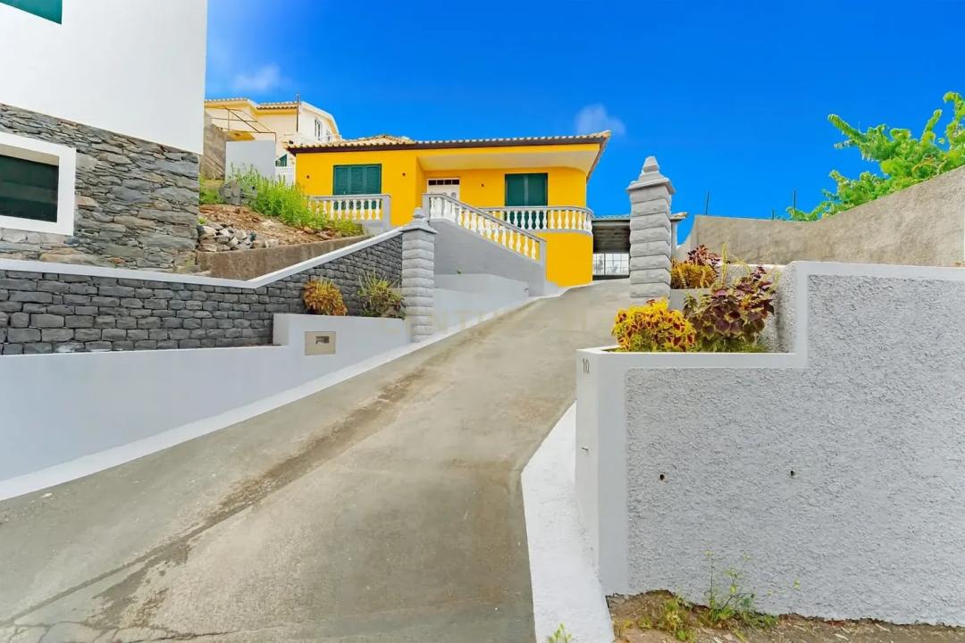 Ponta Do Sol, Madeira 9360-552, Portugal