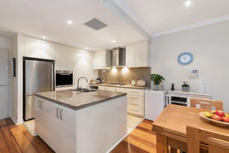 301/2A Eulbertie Avenue, Warrawee, NSW 2074, Australia