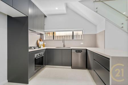 51A Brallos Avenue, Holsworthy, NSW 2173, Austrália