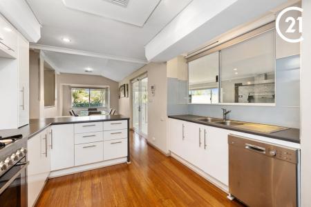 14 Jipse Crescent, East Bunbury, WA 6230, Australia