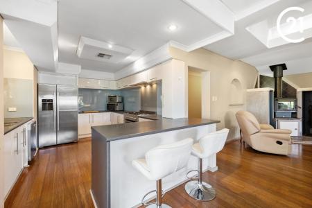 14 Jipse Crescent, East Bunbury, WA 6230, Australia