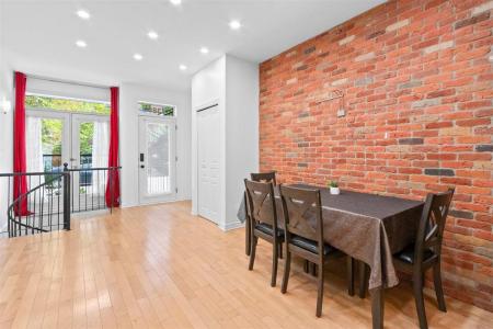 4380  Rue St-Urbain, Montréal (Le Plateau-Mont-Royal), Quebec H2W 1V8, Canadá