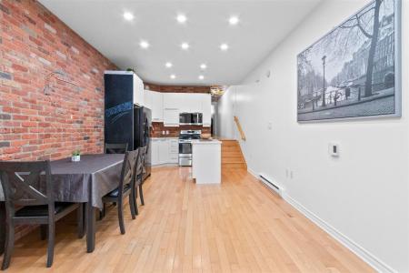 4380  Rue St-Urbain, Montréal (Le Plateau-Mont-Royal), Quebec H2W 1V8, Canadá