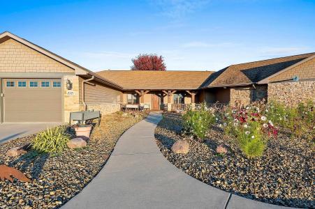 2121 FOX POINT Circle, De Pere, 威斯康辛州 54115, 美国