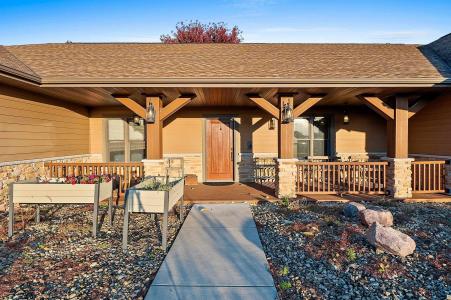 2121 FOX POINT Circle, De Pere, 威斯康辛州 54115, 美国