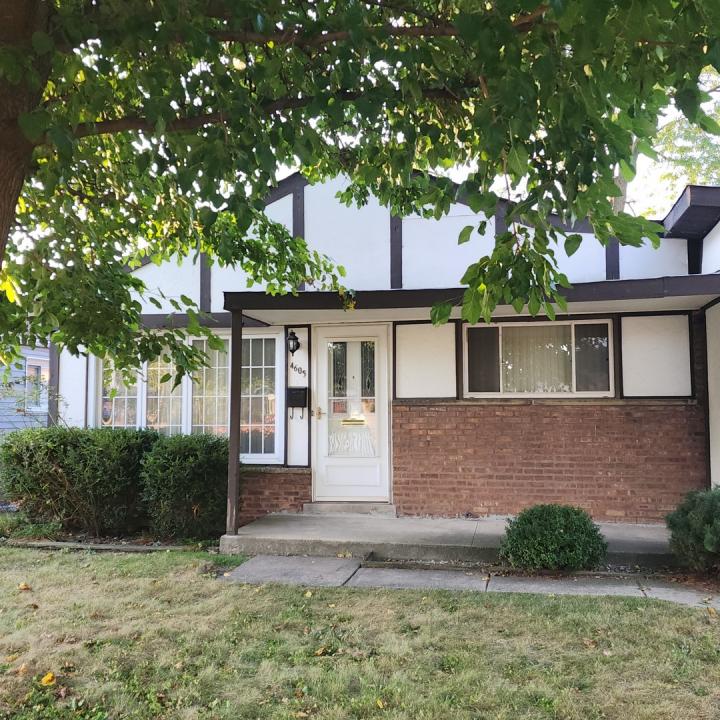 4605 W 84th Place, Chicago, Illinois 60652