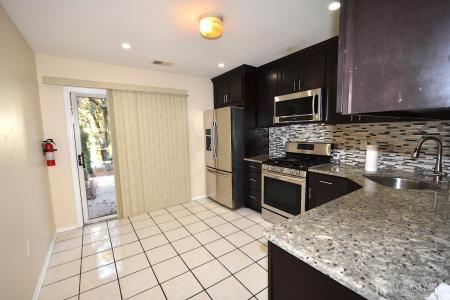 -56 Sassafras Court, North Brunswick, New Jersey 08902, USA